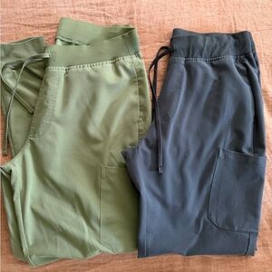 2 pairs Women’s Mandala 9 Pocket Jogger Scrubs - M